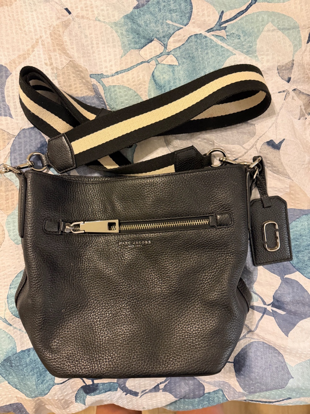 Marc Jacobs Gotham City Bucket Bag Black Crossbody